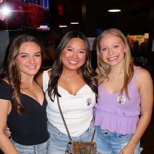 Meet your Posher, Ella